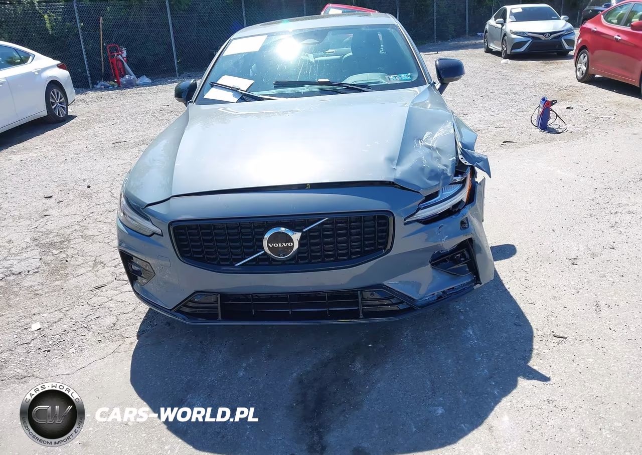 2024 Volvo S60 B5 Ultimate Dark Theme VIN:7JRL12TM5RG314768 - 11