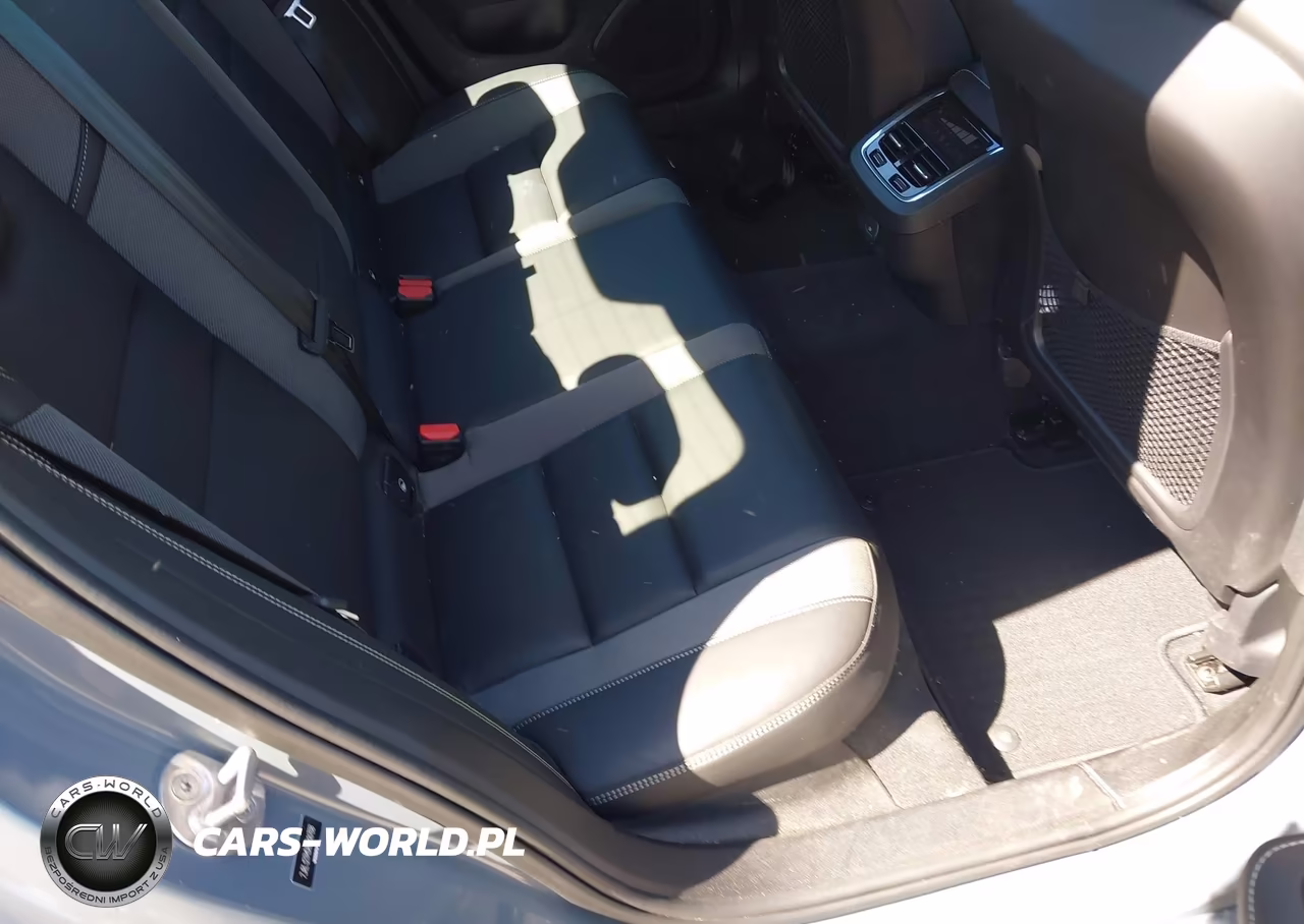 2024 Volvo S60 B5 Ultimate Dark Theme VIN:7JRL12TM5RG314768 - 8