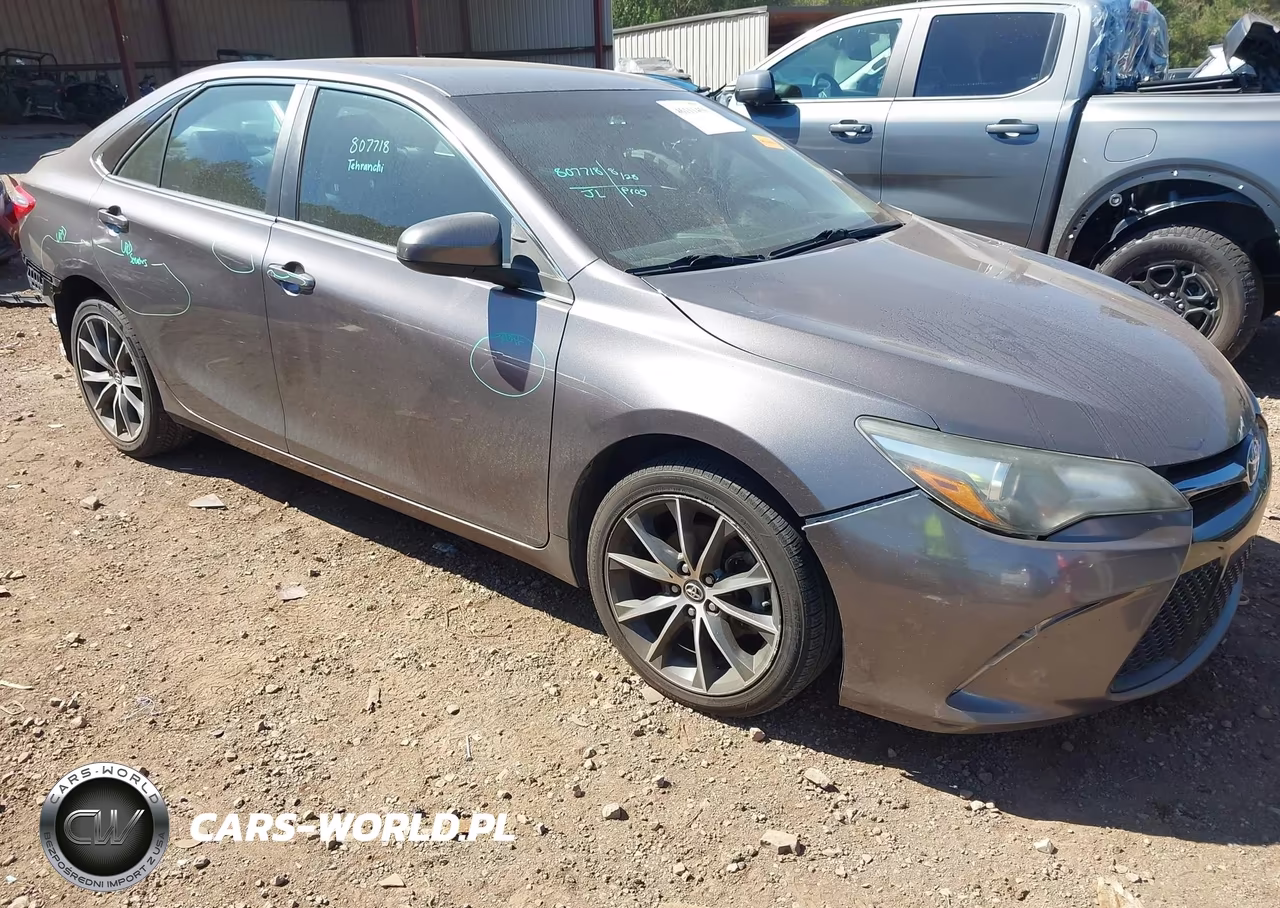 2016 Toyota Camry Xse