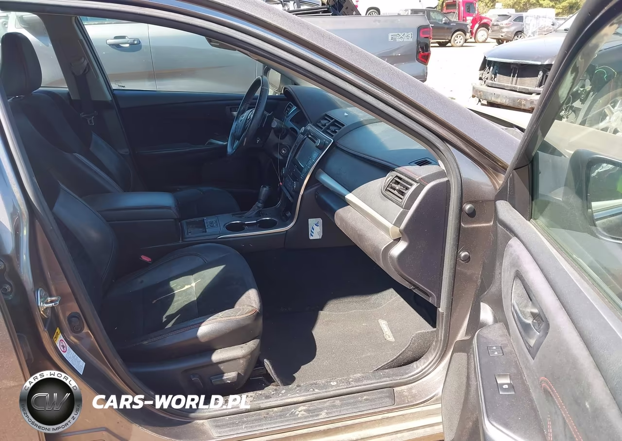 2016 Toyota Camry Xse VIN:4T1BF1FK7GU196359 - 5