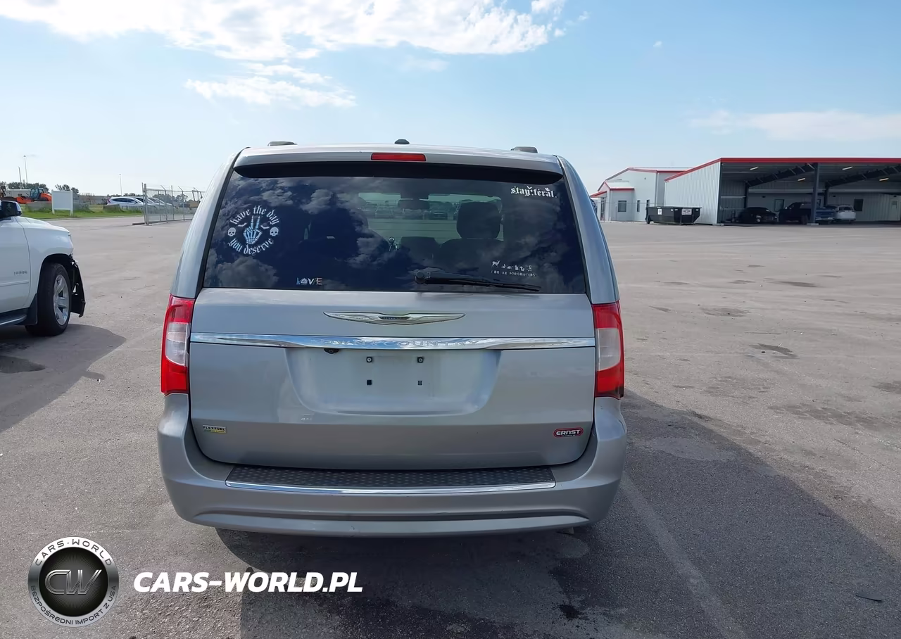 2016 Chrysler Town & Country Touring-L VIN:2C4RC1CG9GR215180 - 16