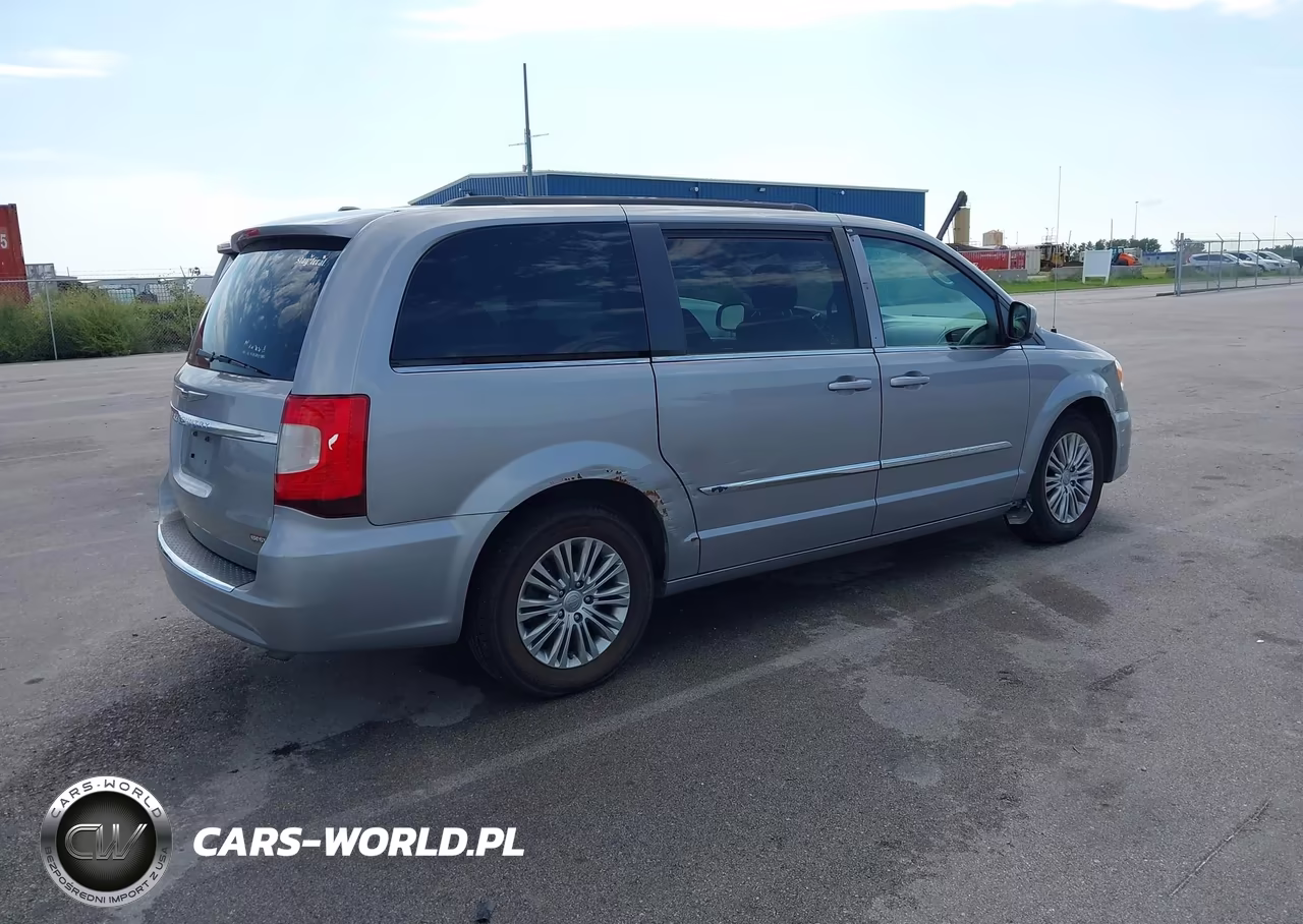 2016 Chrysler Town & Country Touring-L VIN:2C4RC1CG9GR215180 - 4