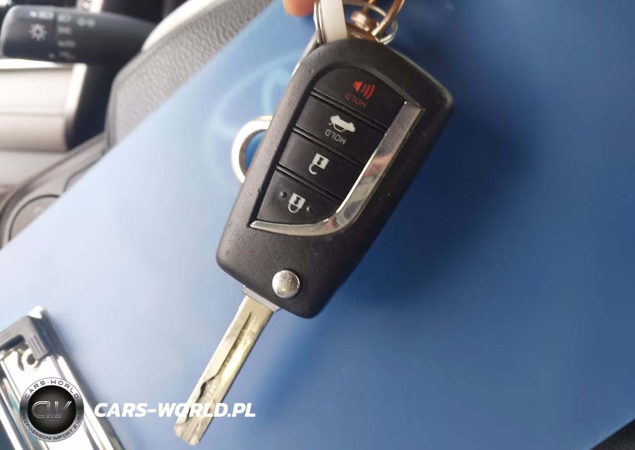 2018 Toyota Camry Le VIN:4T1B11HK9JU065582 - 11