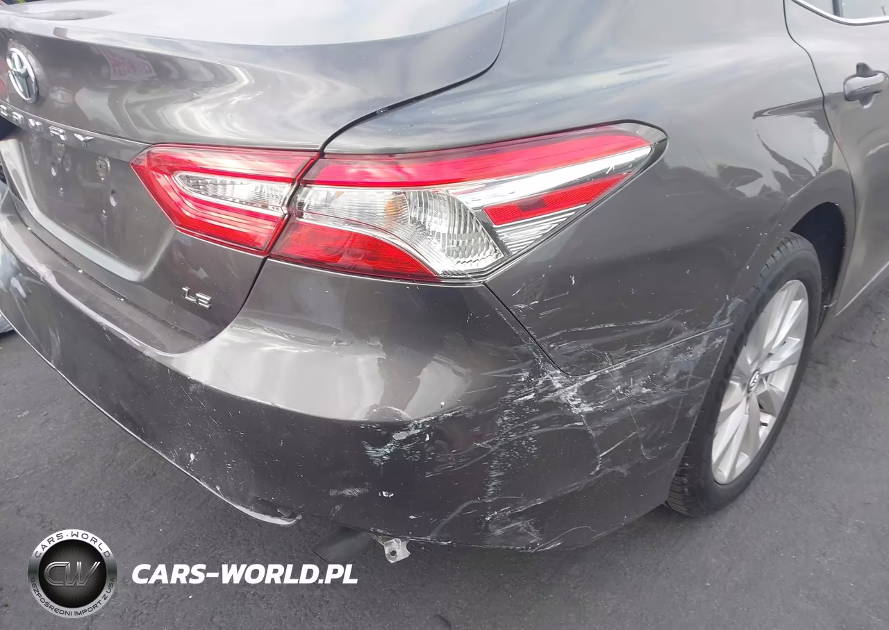 2018 Toyota Camry Le VIN:4T1B11HK9JU065582 - 6
