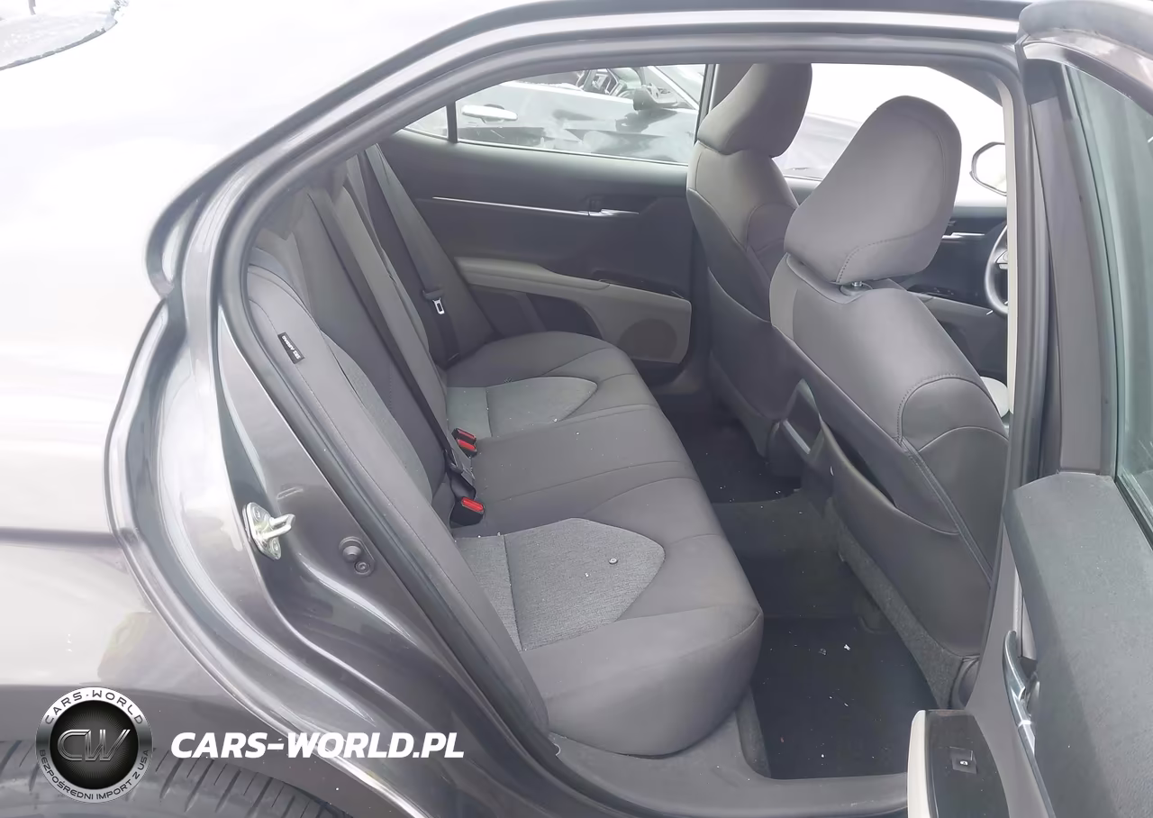 2018 Toyota Camry Le VIN:4T1B11HK9JU065582 - 8