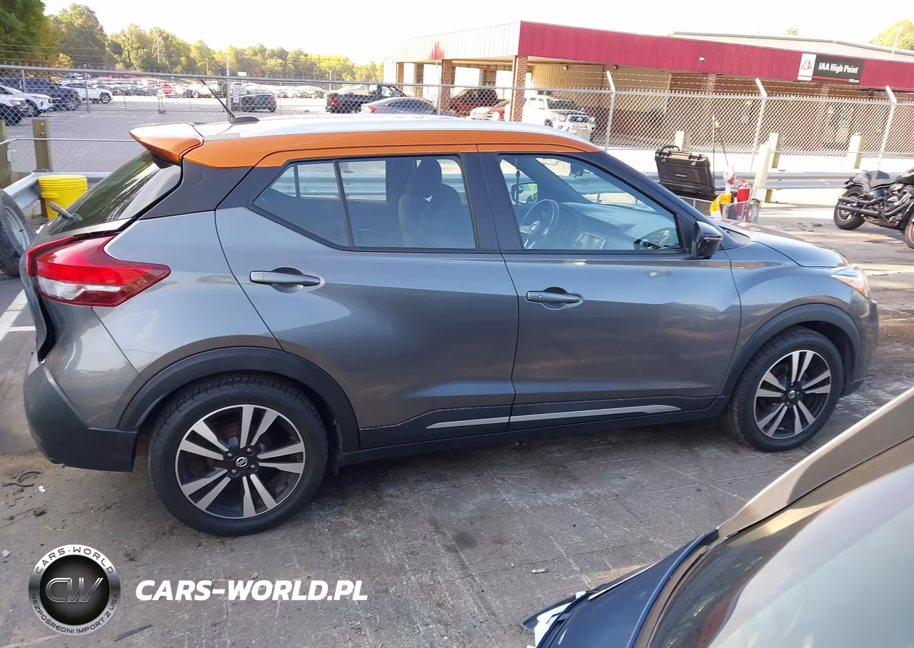 2019 Nissan Kicks Sr VIN:3N1CP5CU9KL498499 - 14