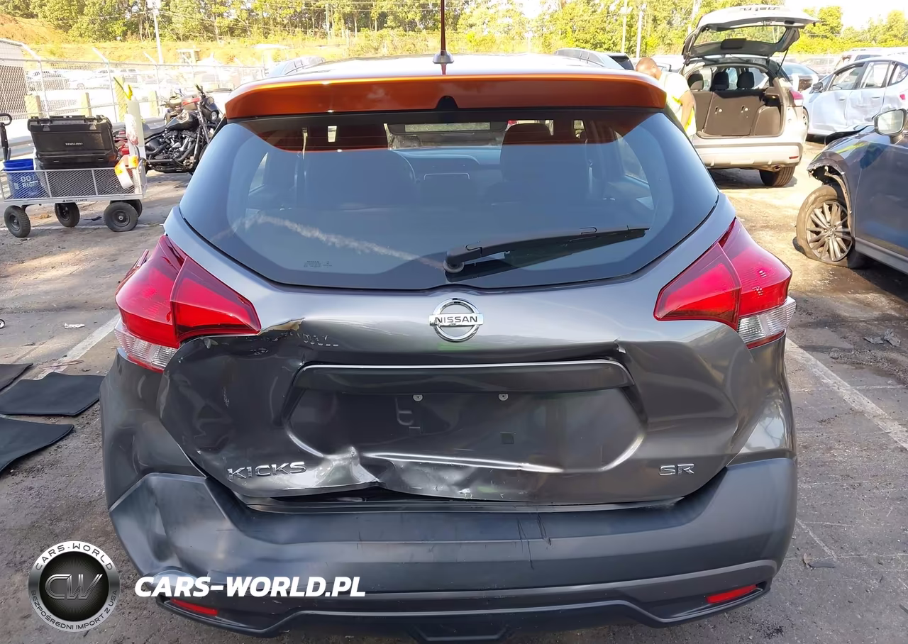 2019 Nissan Kicks Sr VIN:3N1CP5CU9KL498499 - 17