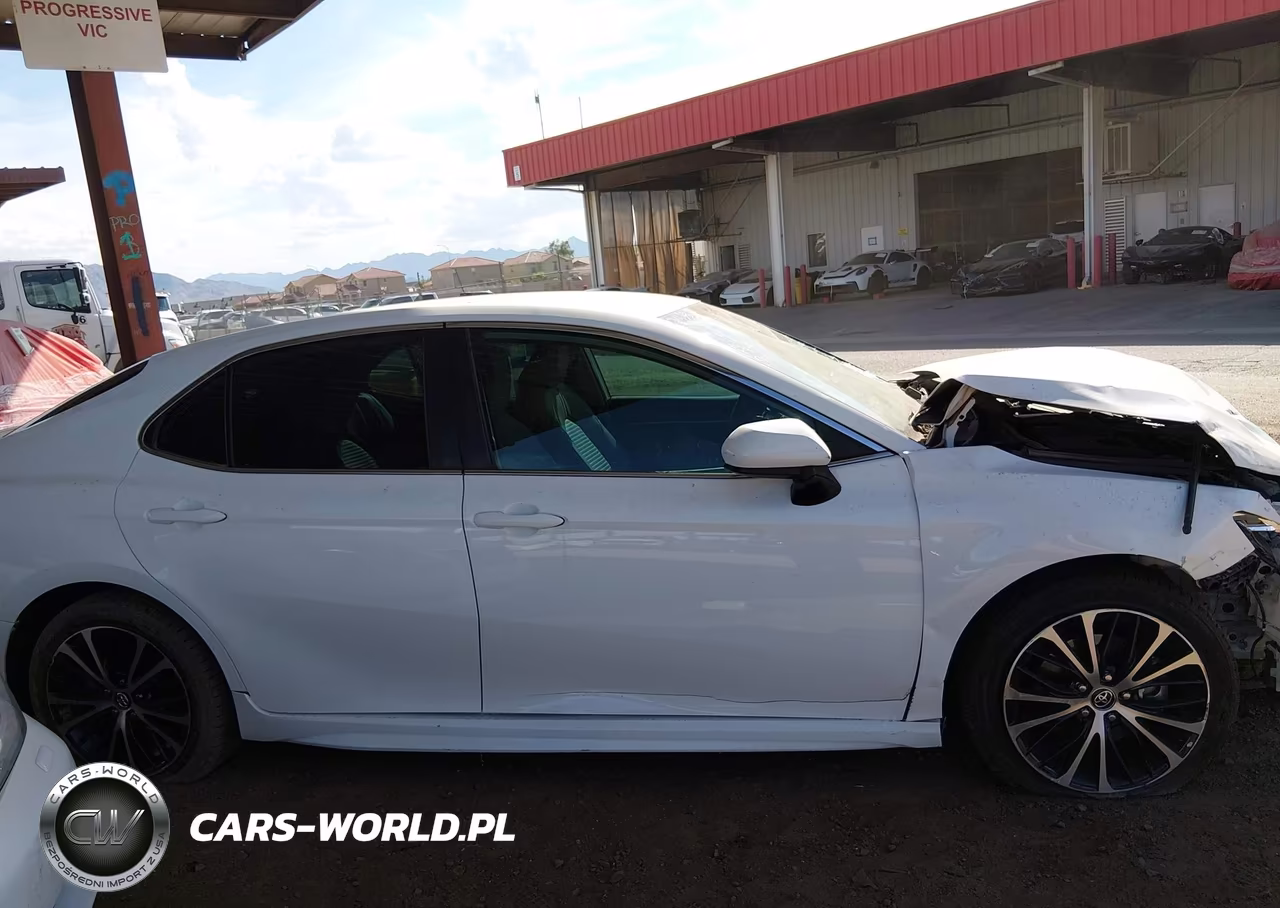 2020 Toyota Camry Se VIN:4T1G11AK1LU900108 - 13