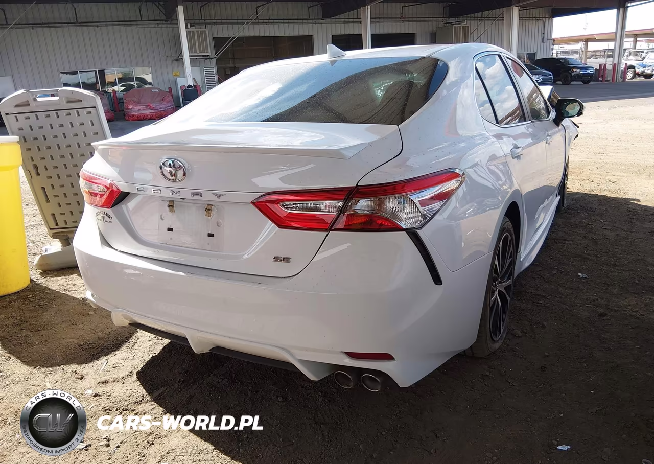 2020 Toyota Camry Se VIN:4T1G11AK1LU900108 - 4