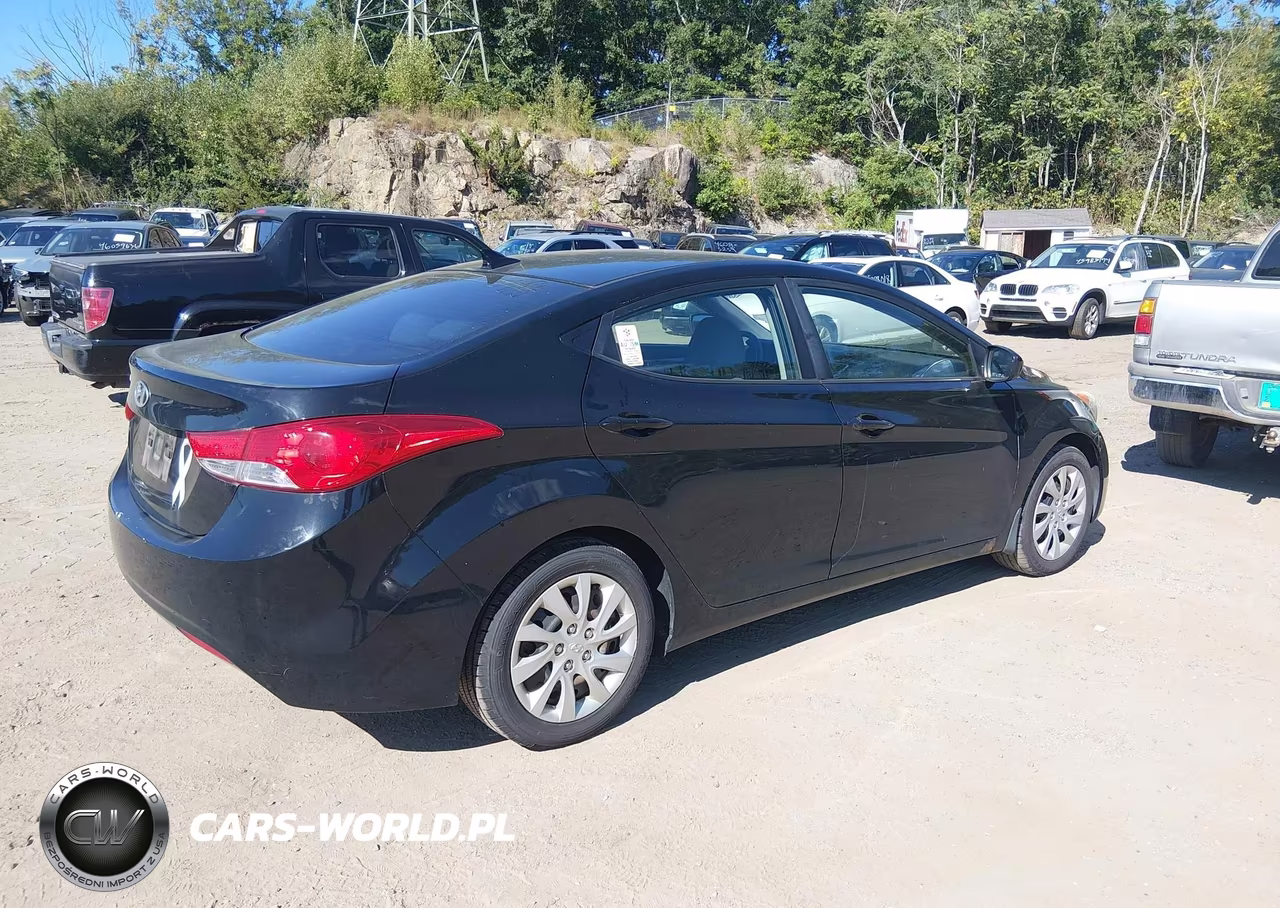 2013 Hyundai Elantra Gls VIN:5NPDH4AE9DH154114 - 4