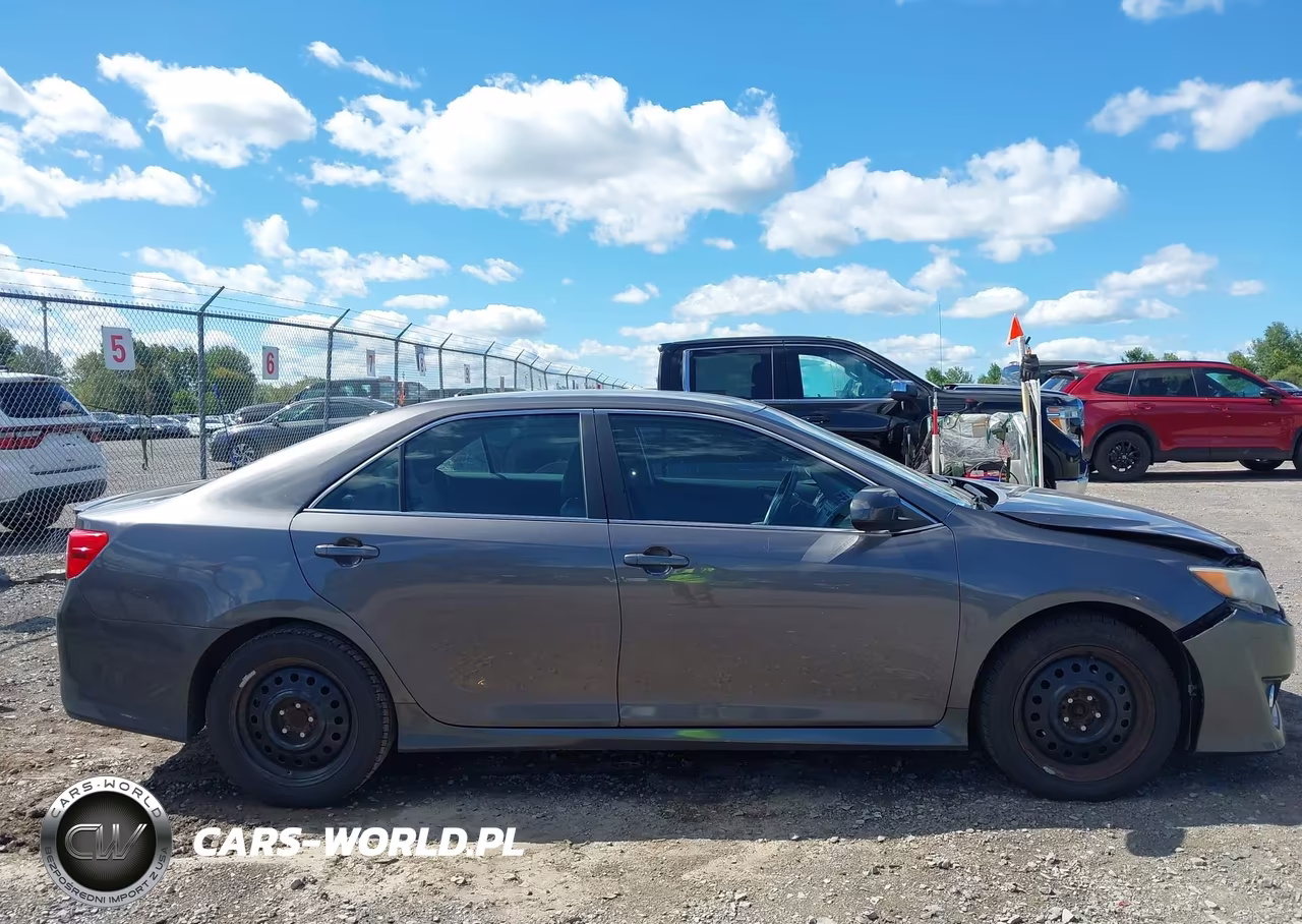 2014 Toyota Camry Se VIN:4T1BF1FK3EU803760 - 14