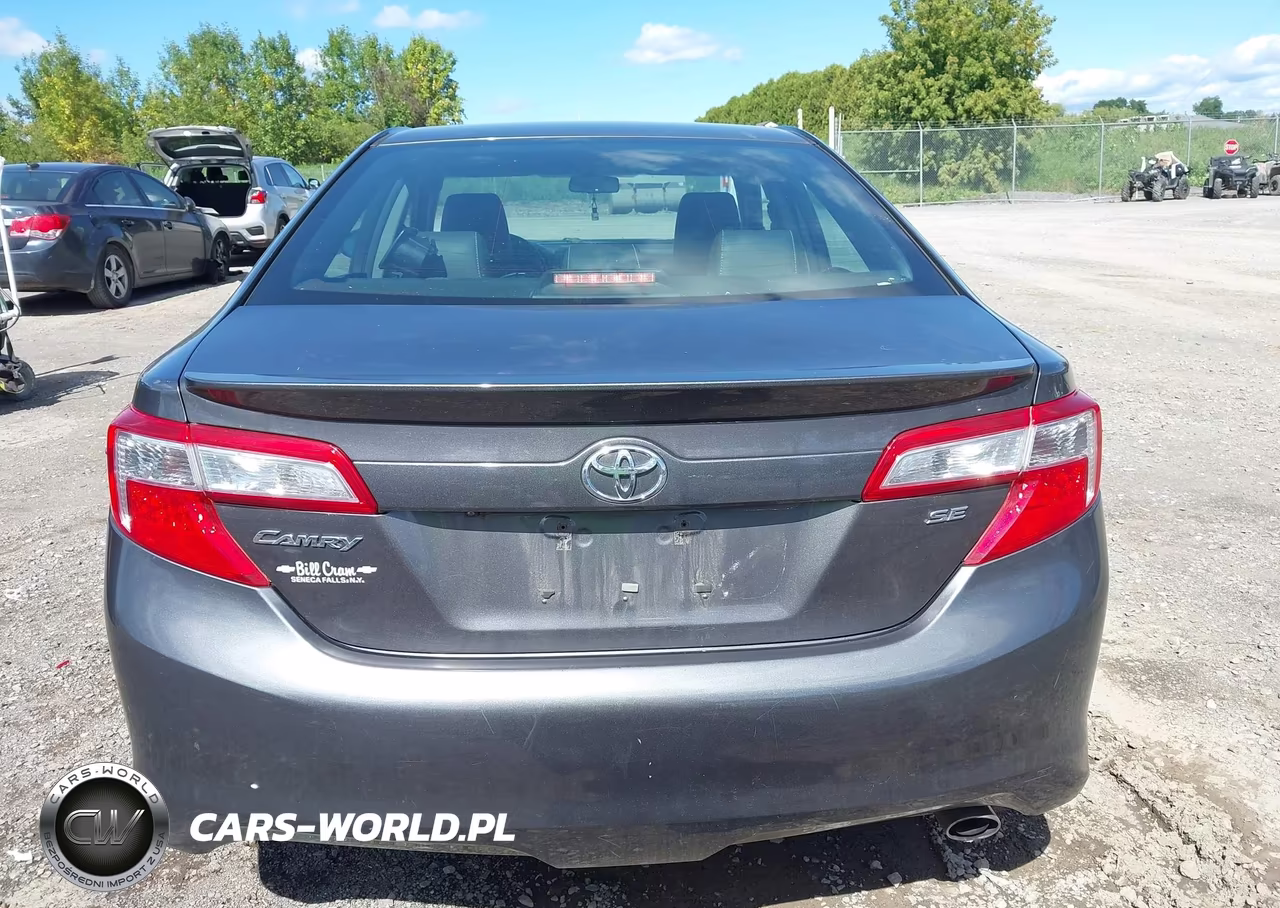 2014 Toyota Camry Se VIN:4T1BF1FK3EU803760 - 17