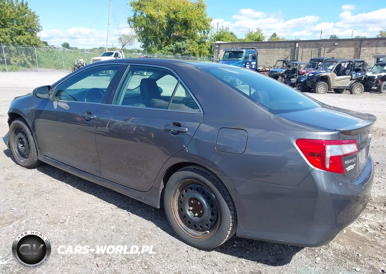 2014 Toyota Camry Se VIN:4T1BF1FK3EU803760 - 3