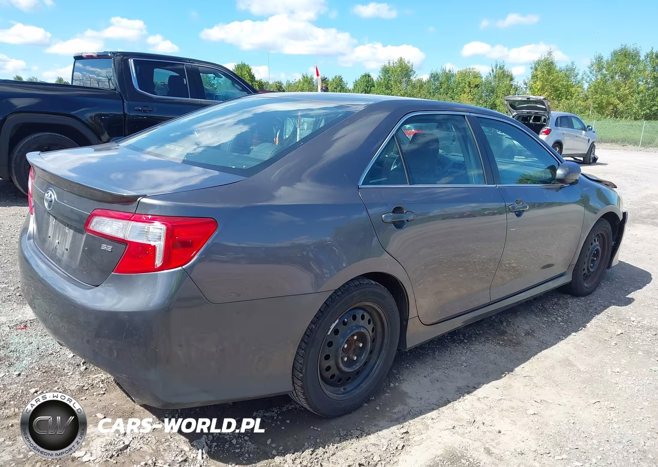 2014 Toyota Camry Se VIN:4T1BF1FK3EU803760 - 4