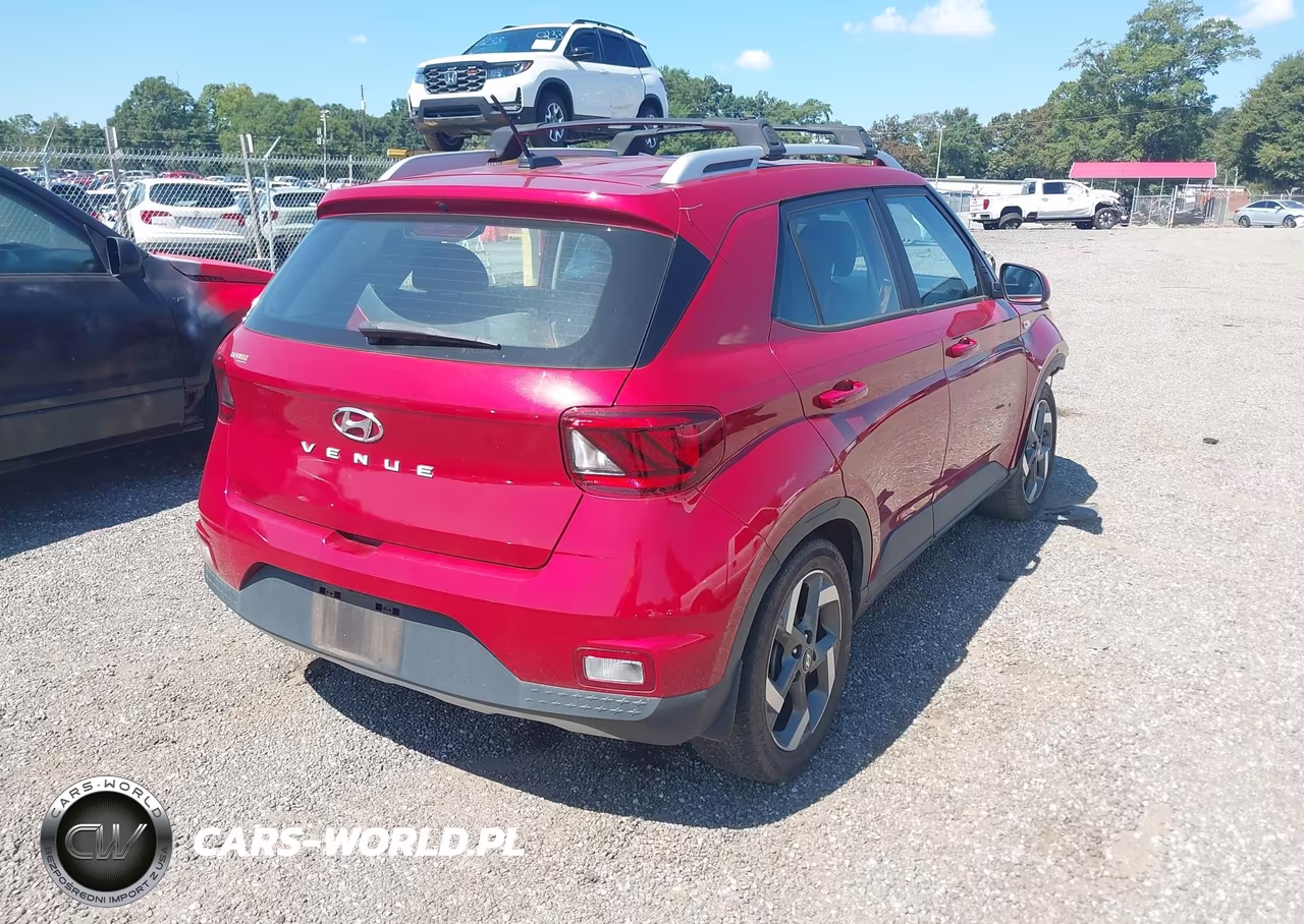 2023 Hyundai Venue Sel VIN:KMHRC8A30PU213650 - 4