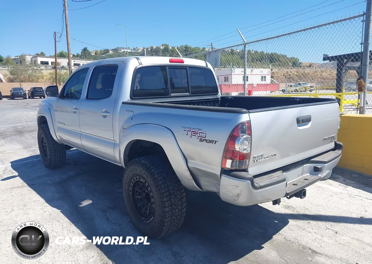 2013 Toyota Tacoma Prerunner V6 VIN:3TMJU4GN0DM151277 - 3