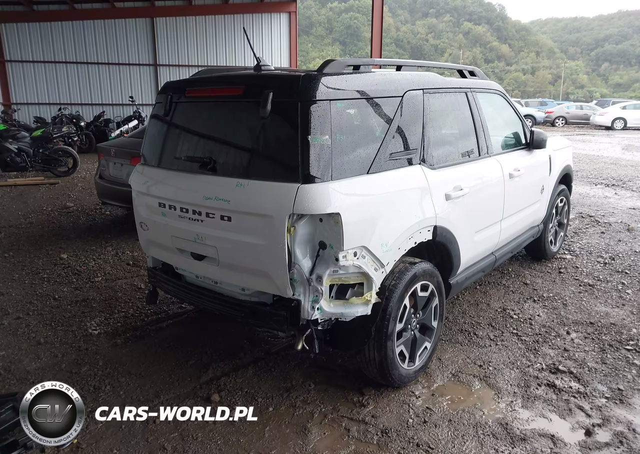 2024 Ford Bronco Sport Outer Banks VIN:3FMCR9C6XRRE38444 - 4