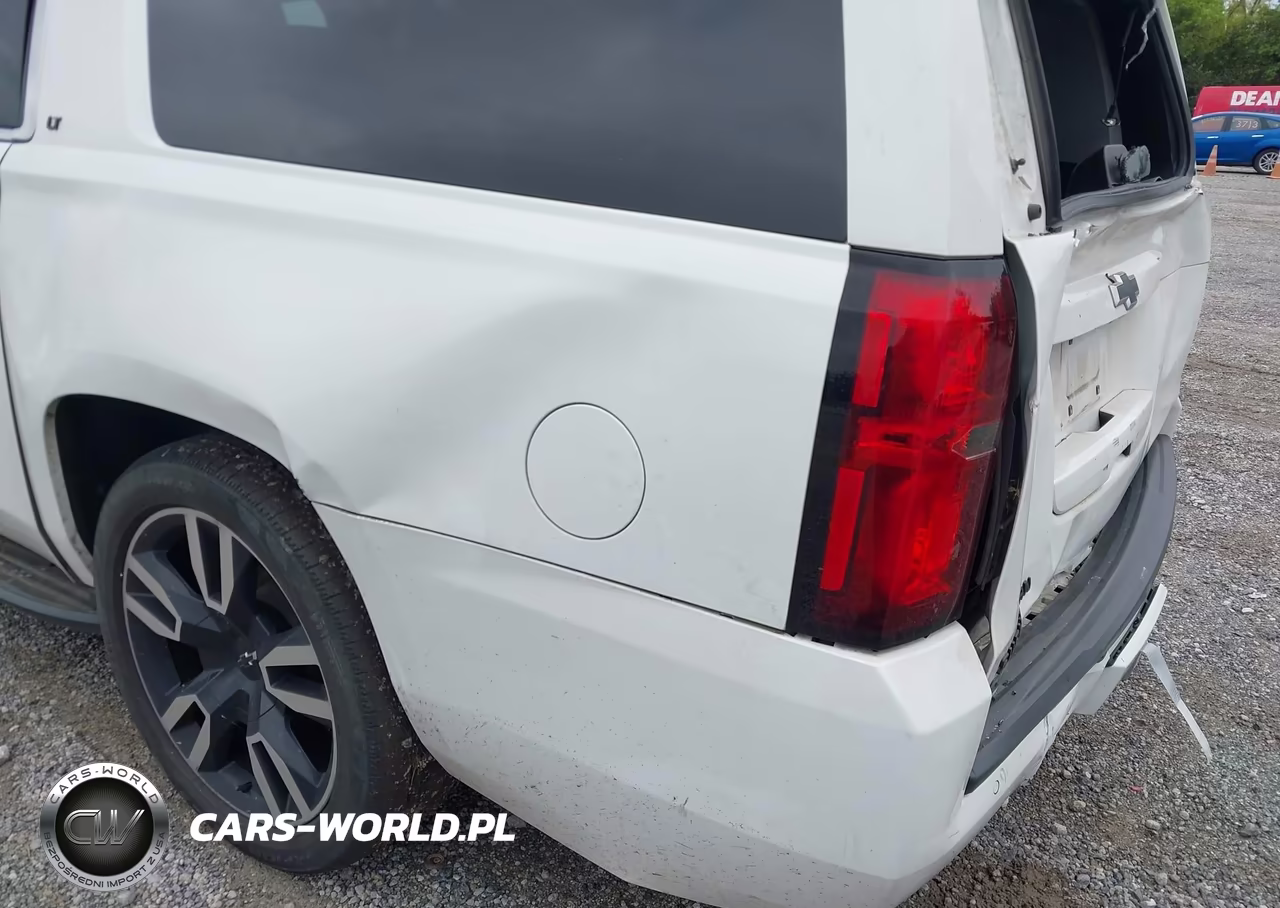 2019 Chevrolet Suburban Lt VIN:1GNSKHKC8KR105500 - 19