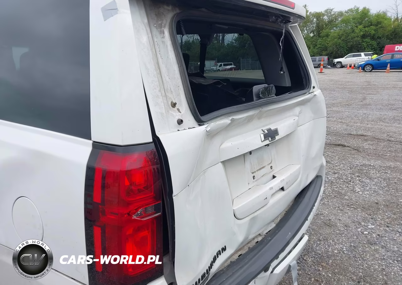 2019 Chevrolet Suburban Lt VIN:1GNSKHKC8KR105500 - 6