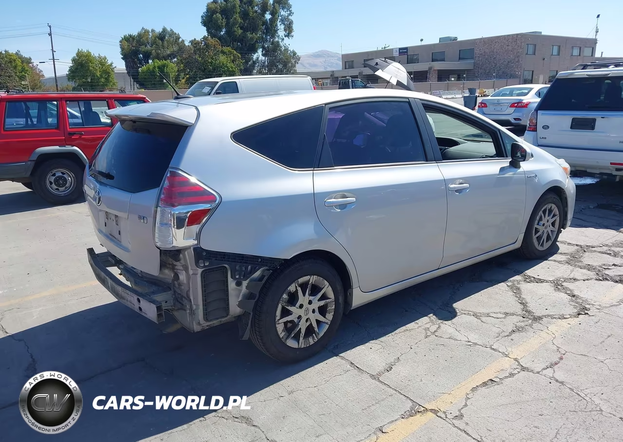 2015 Toyota Prius V Three VIN:JTDZN3EU8FJ017993 - 4