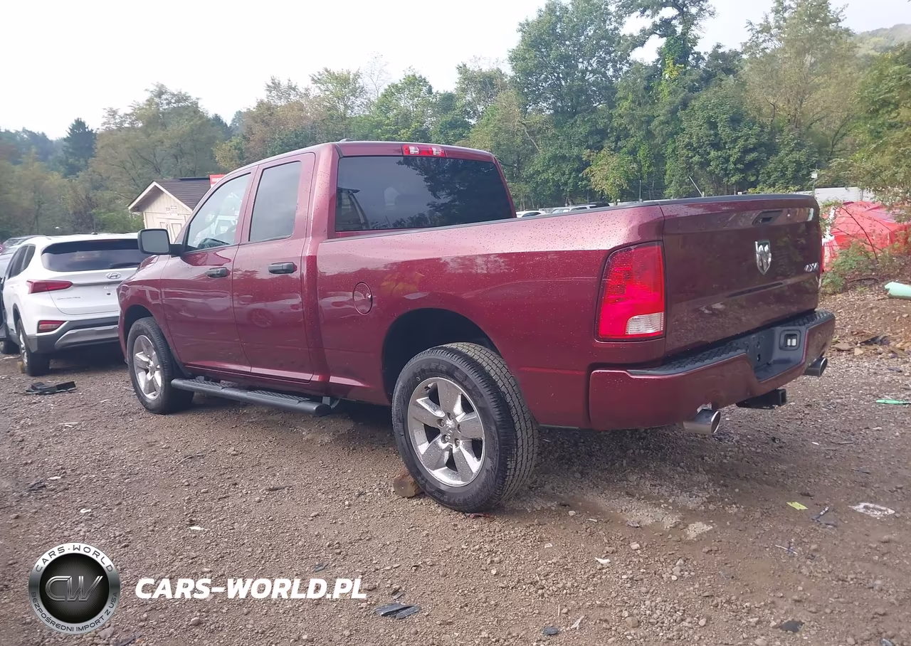 2019 Ram 1500 Classic Express 4X4 6'4 Box VIN:1C6RR7FT2KS731096 - 3