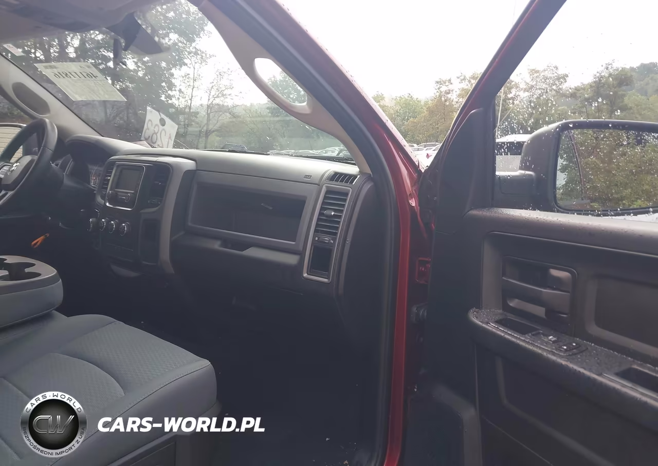 2019 Ram 1500 Classic Express 4X4 6'4 Box VIN:1C6RR7FT2KS731096 - 5
