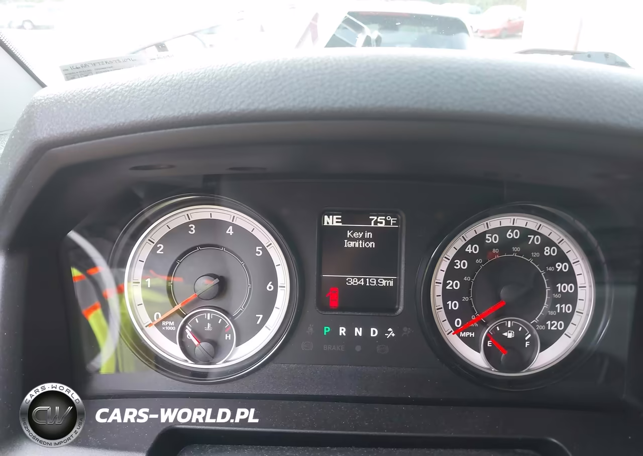 2019 Ram 1500 Classic Express 4X4 6'4 Box VIN:1C6RR7FT2KS731096 - 7