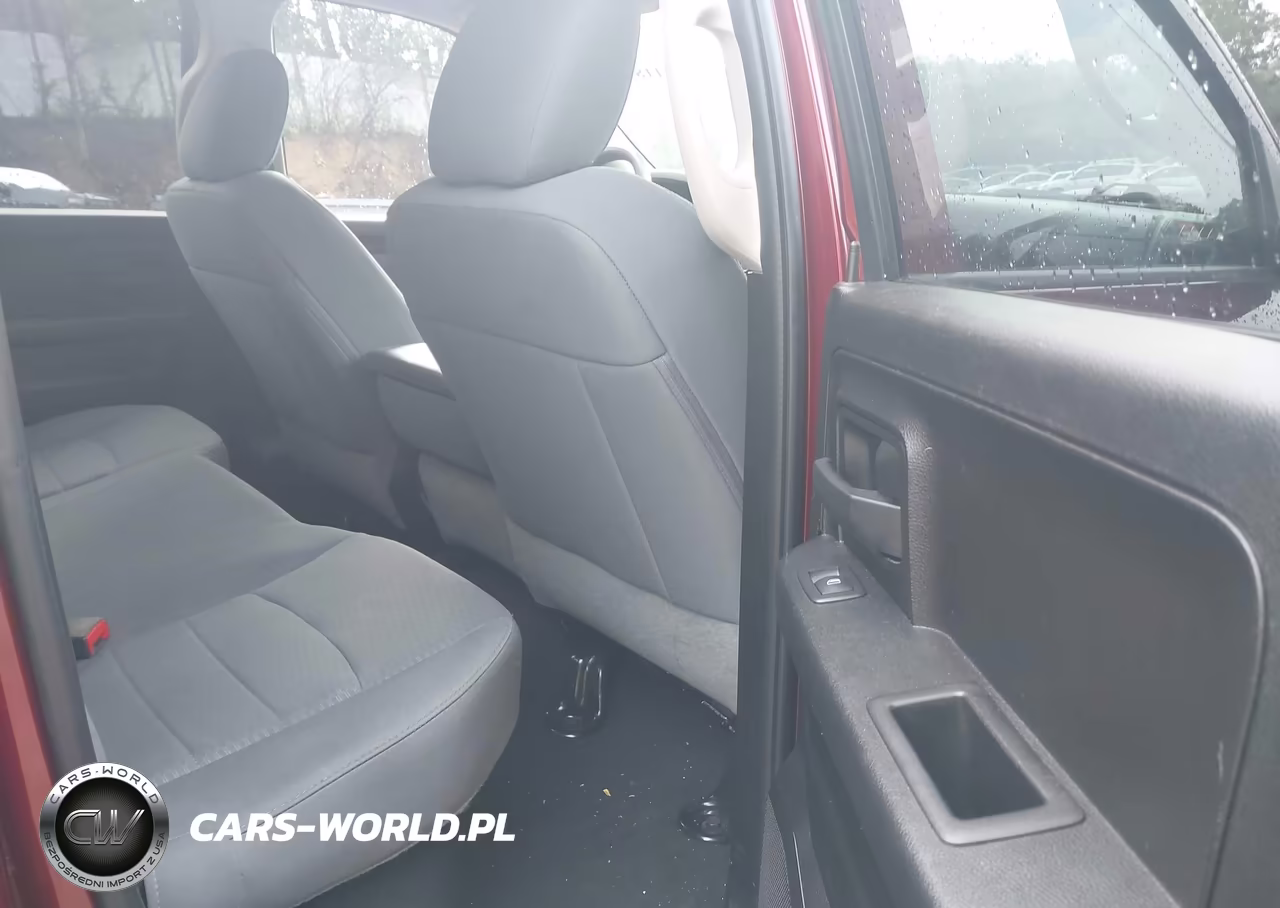 2019 Ram 1500 Classic Express 4X4 6'4 Box VIN:1C6RR7FT2KS731096 - 8
