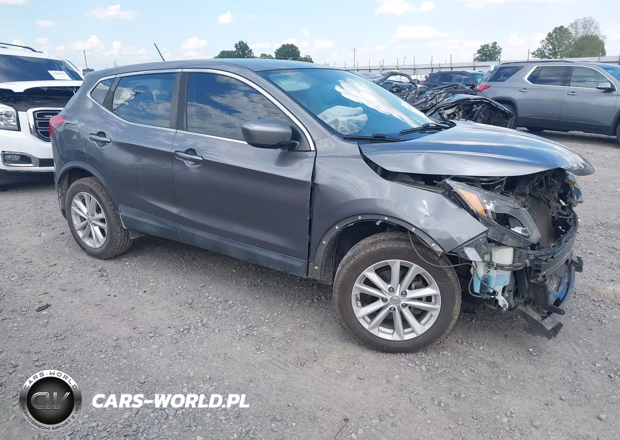 2017 Nissan Rogue Sport S – zdjęcie 1 z 17