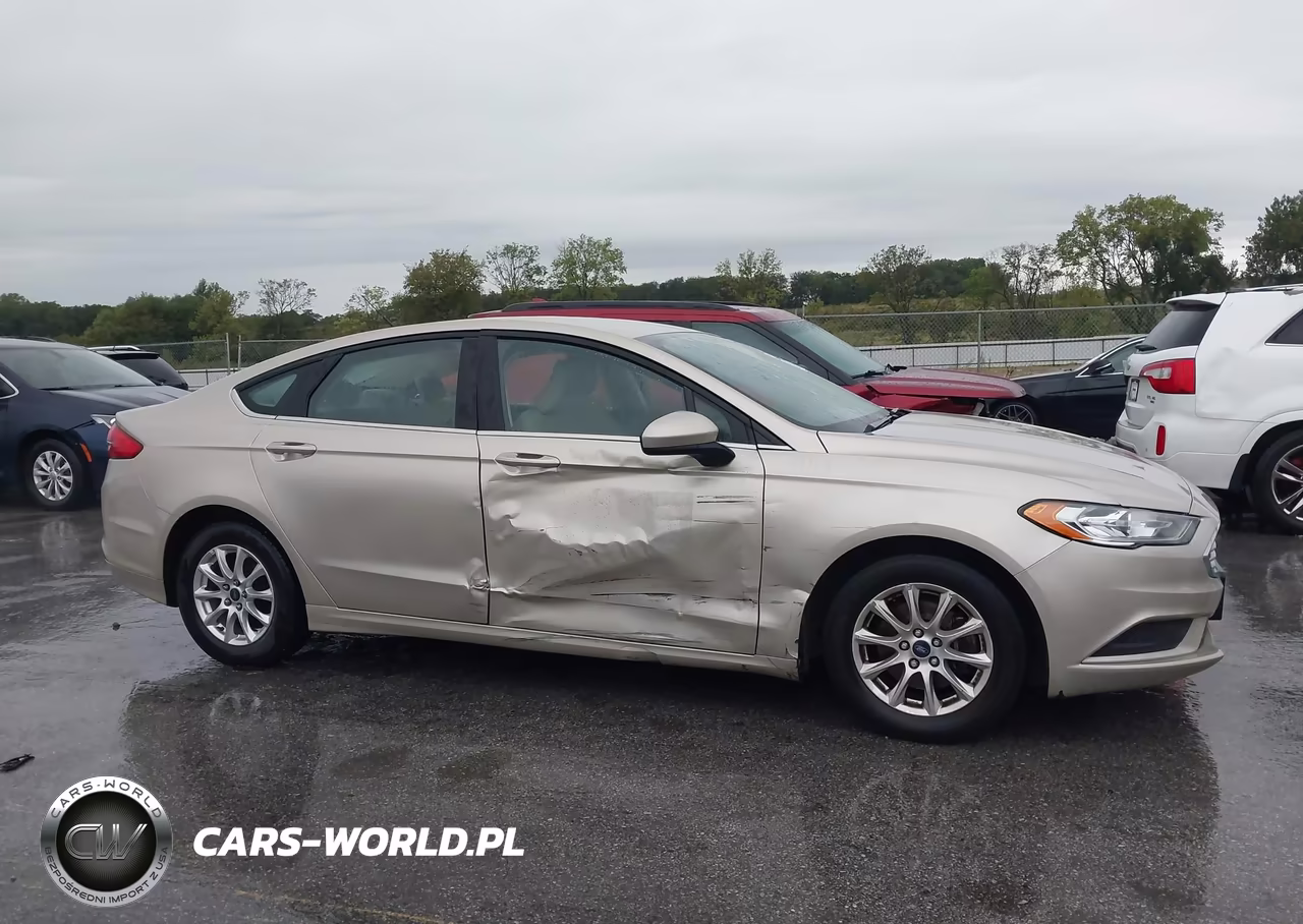 2018 Ford Fusion S VIN:3FA6P0G75JR103818 - 13