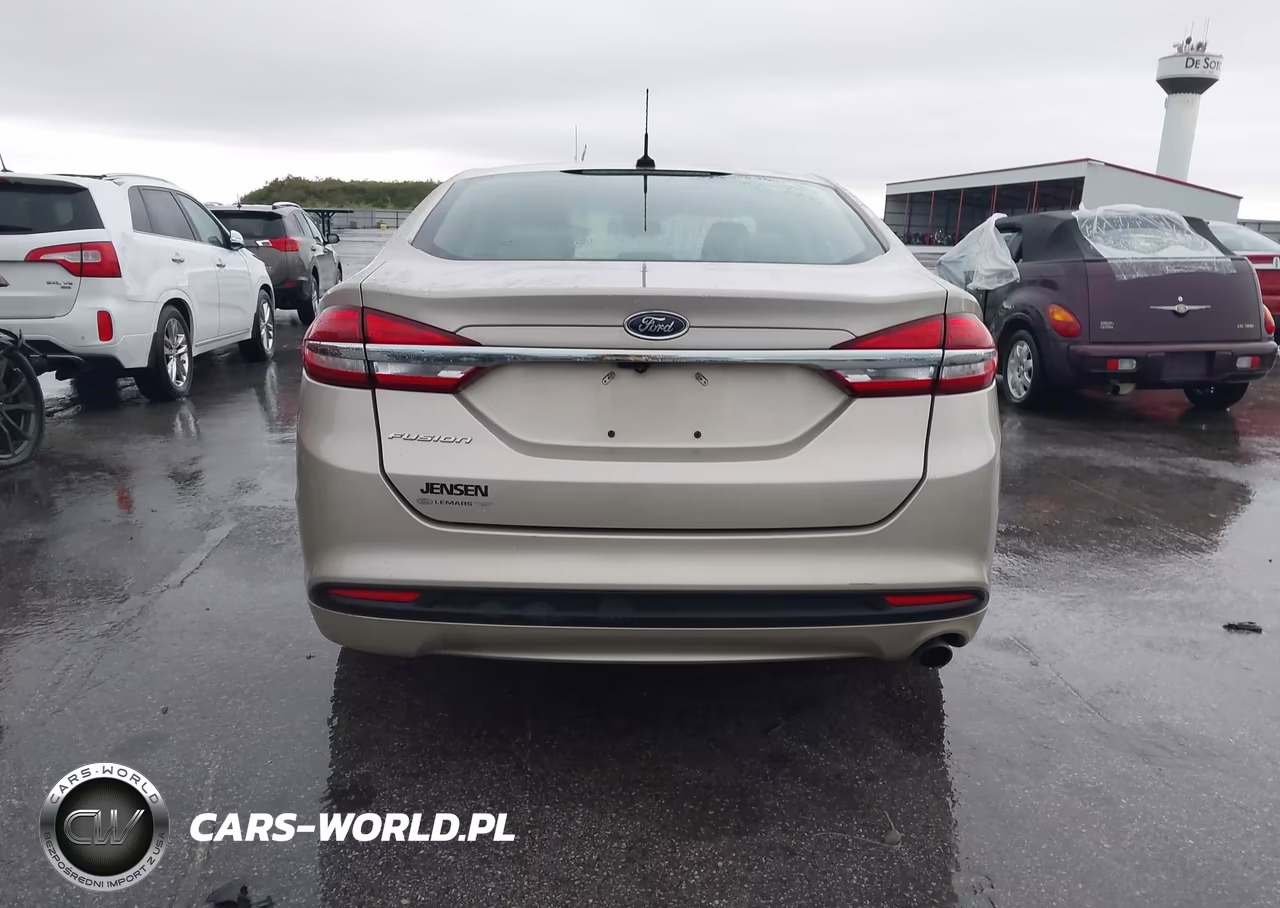 2018 Ford Fusion S VIN:3FA6P0G75JR103818 - 16