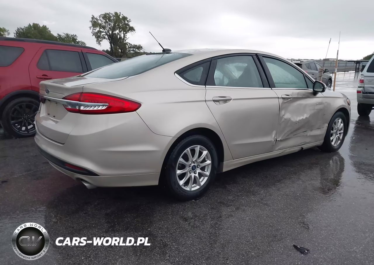 2018 Ford Fusion S VIN:3FA6P0G75JR103818 - 4