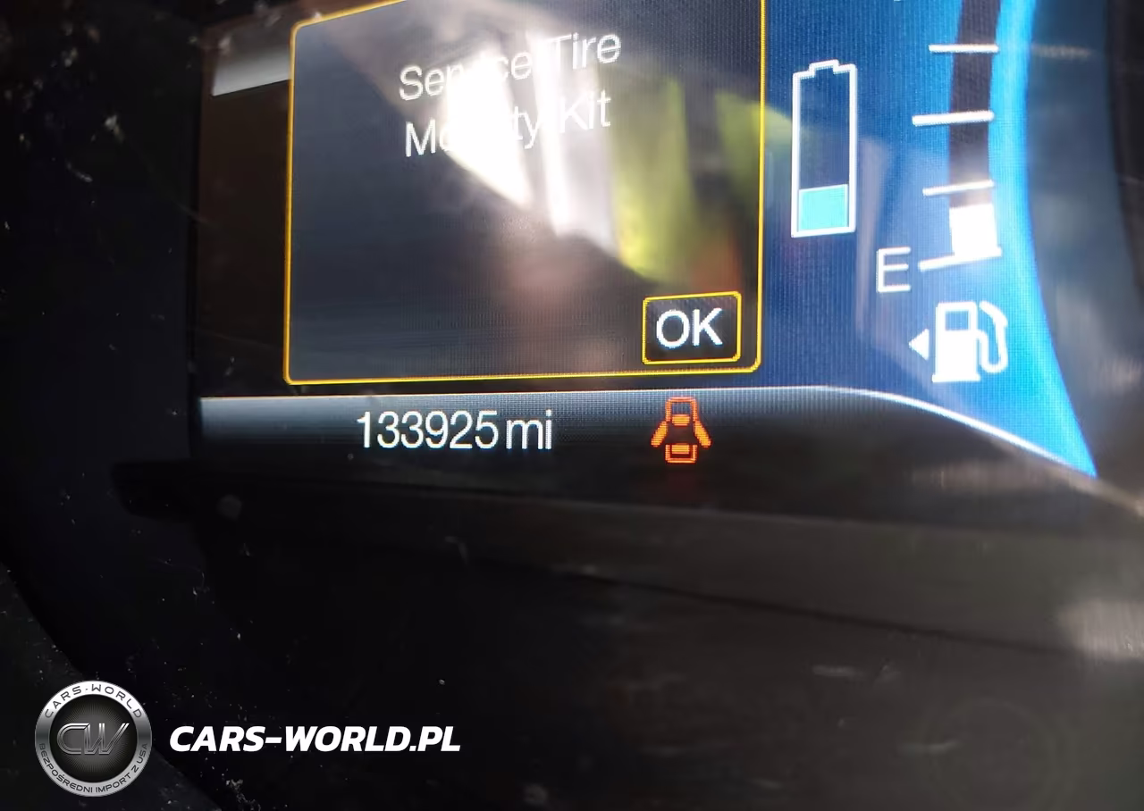2018 Ford Fusion Hybrid Titanium VIN:3FA6P0RU7JR250287 - 15