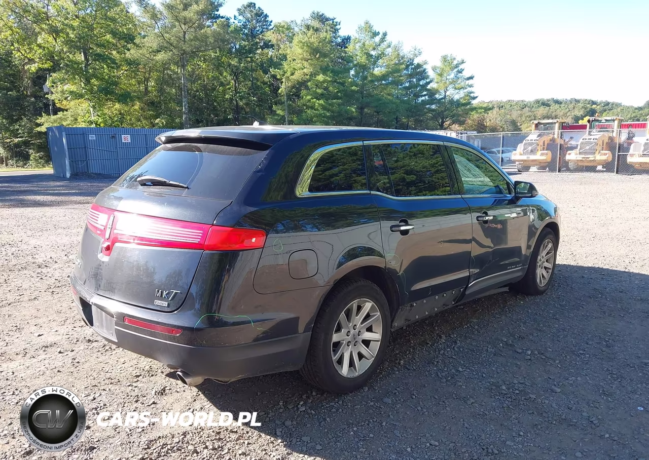 2015 Lincoln Mkt Livery VIN:2LMHJ5NK8FBL00402 - 4