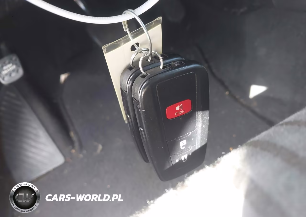 2017 Toyota Prius Three VIN:JTDKARFU1H3030705 - 11