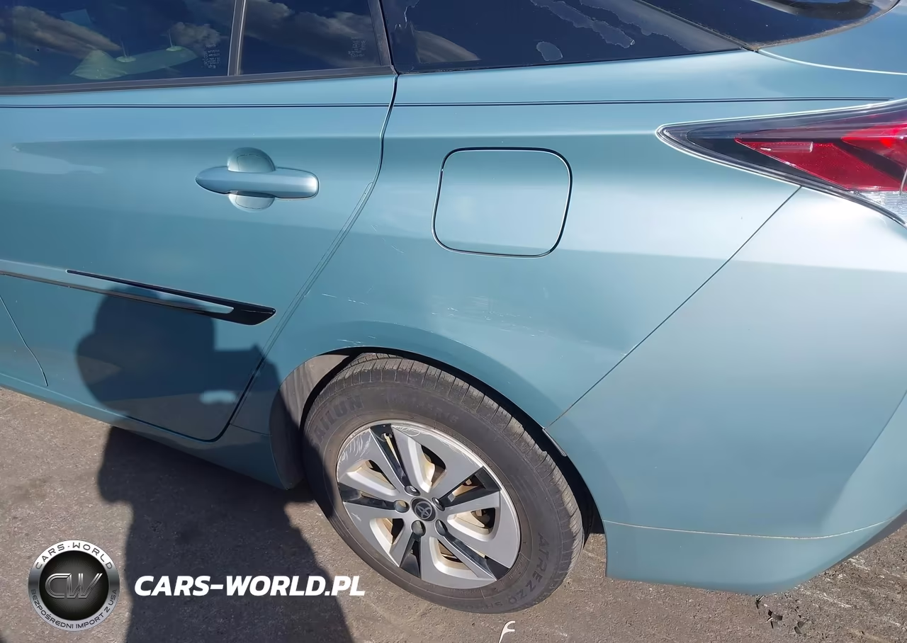 2017 Toyota Prius Three VIN:JTDKARFU1H3030705 - 6