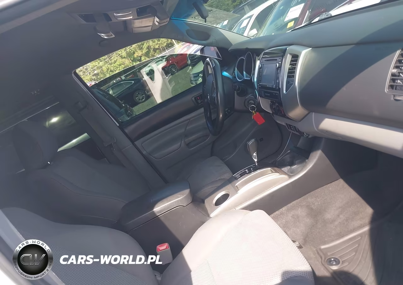 2015 Toyota Tacoma Base V6 VIN:3TMLU4EN4FM198679 - 5