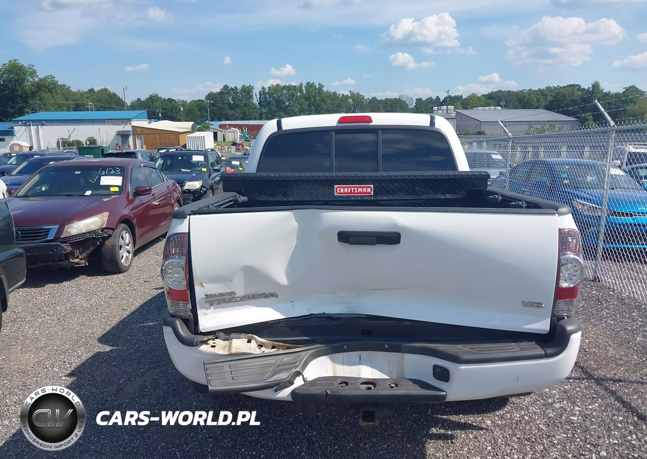 2015 Toyota Tacoma Base V6 VIN:3TMLU4EN4FM198679 - 6