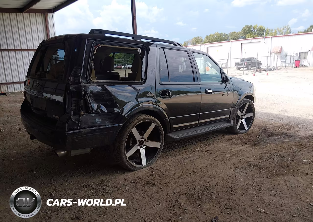 2015 Ford Expedition Xlt VIN:1FMJU1HT3FEF25073 - 4