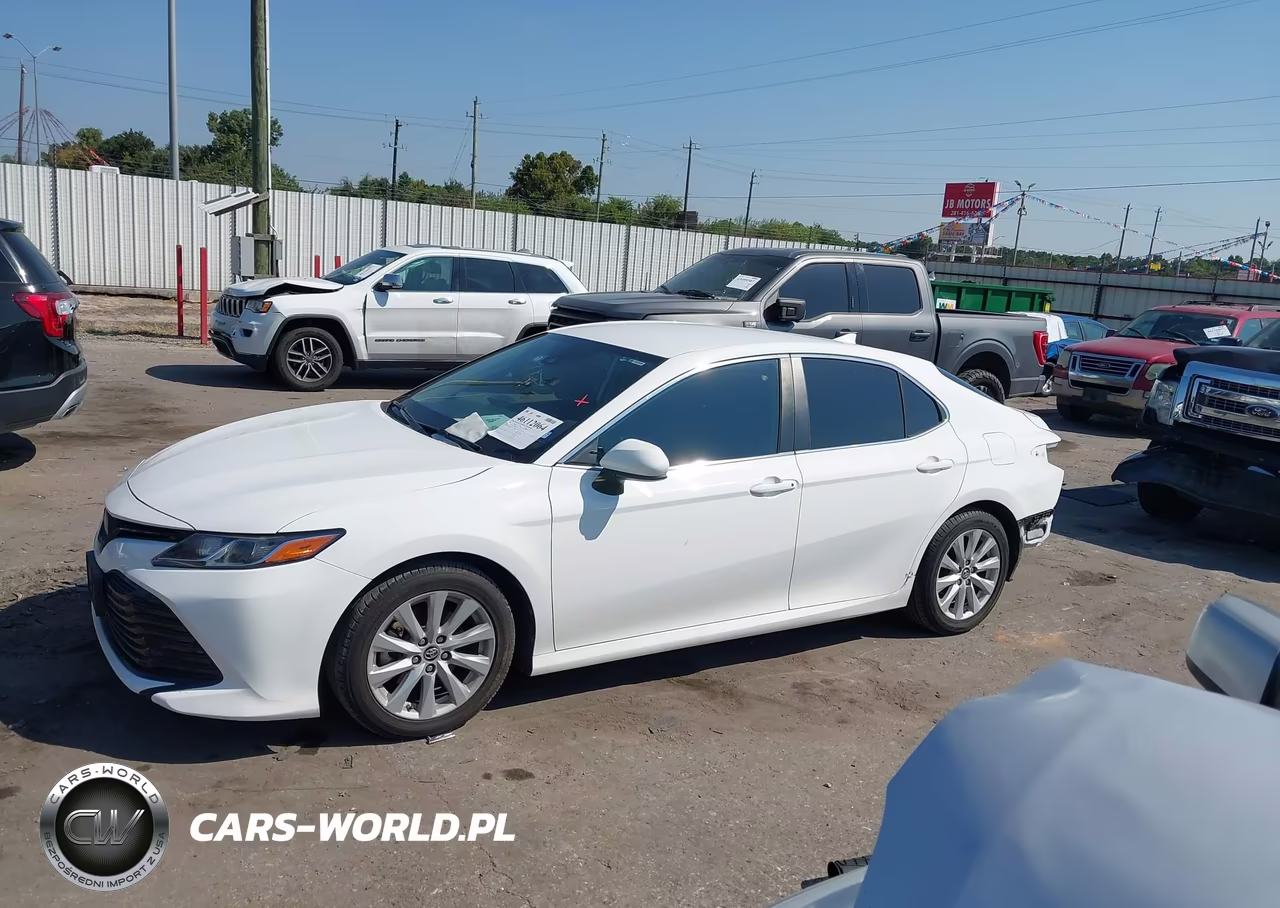 2019 Toyota Camry Le VIN:4T1B11HK1KU173552 - 14