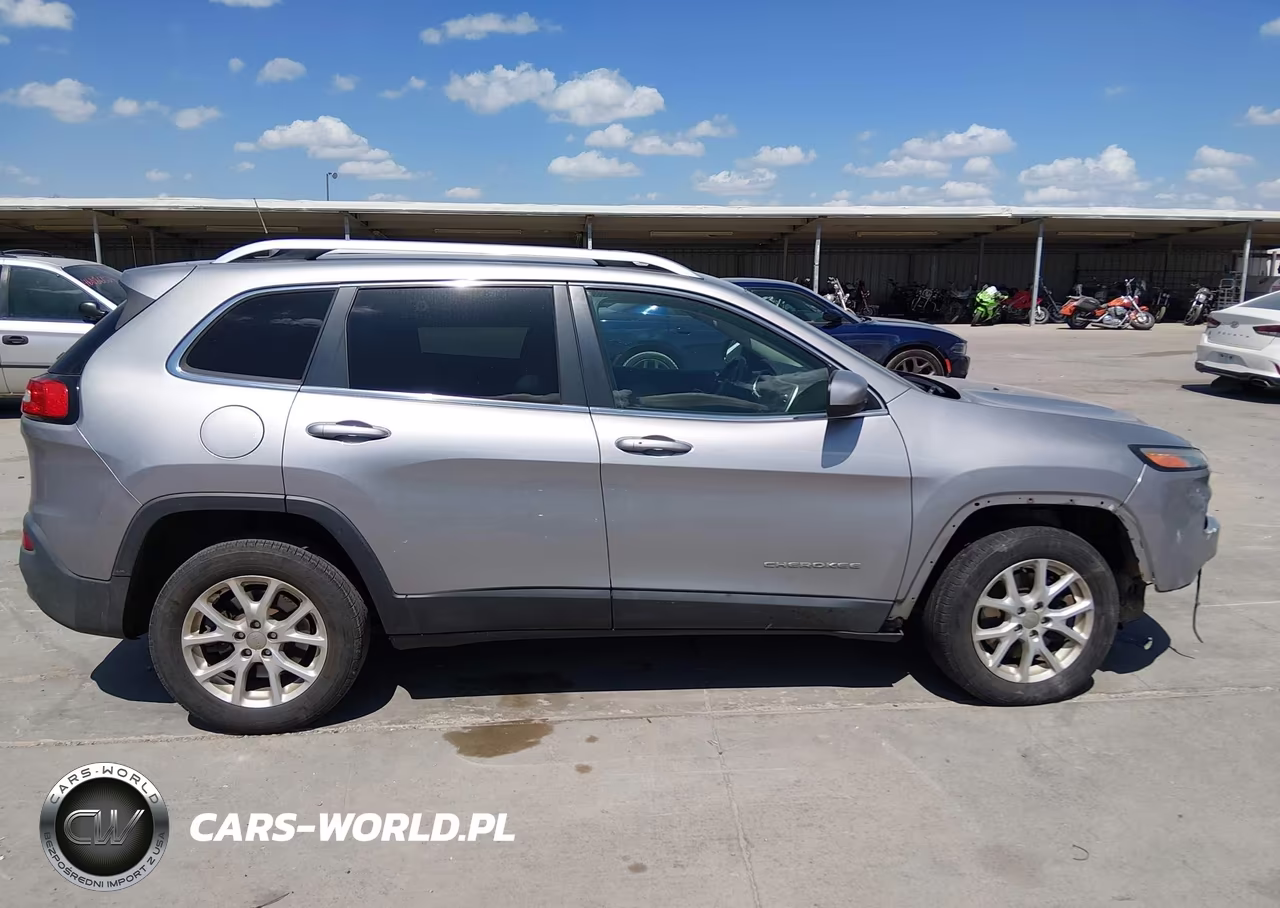 2016 Jeep Cherokee Latitude VIN:1C4PJLCS3GW126645 - 14