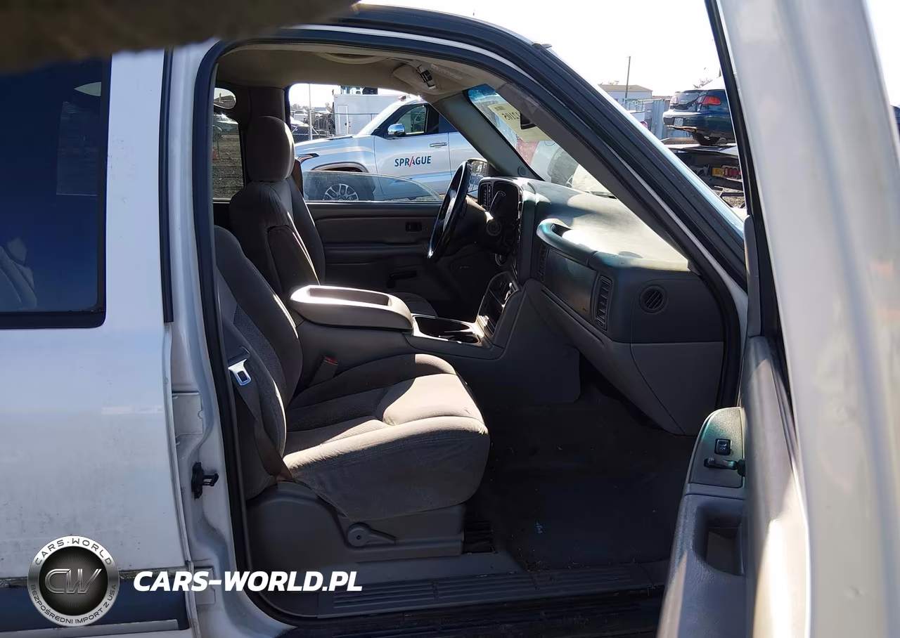 2004 Chevrolet Tahoe Ls VIN:1GNEK13ZX4R100308 - 5