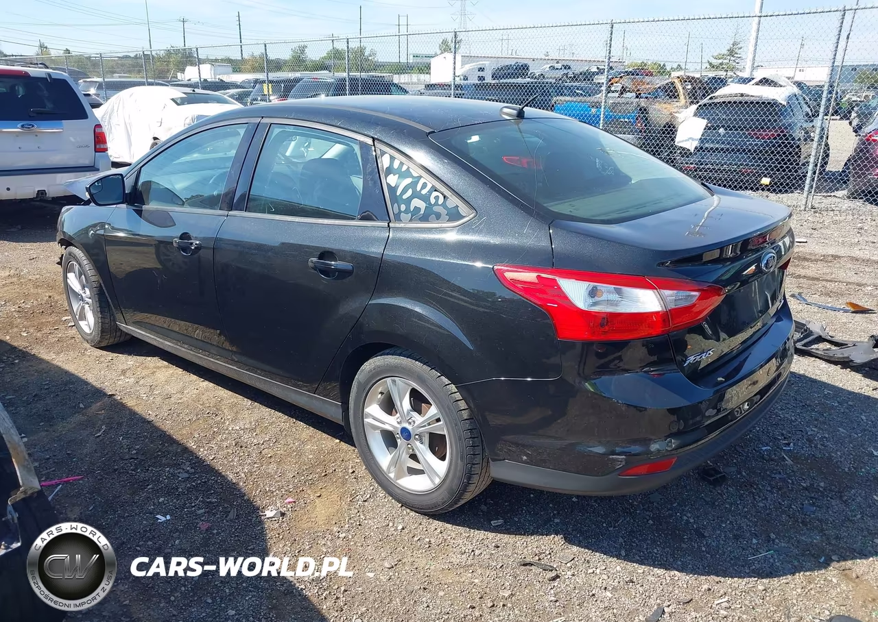 2014 Ford Focus Se VIN:1FADP3F22EL347526 - 3