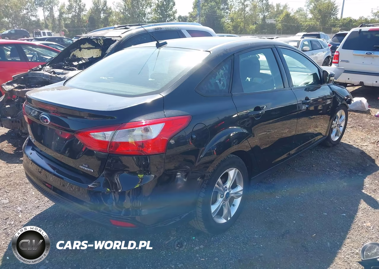 2014 Ford Focus Se VIN:1FADP3F22EL347526 - 4