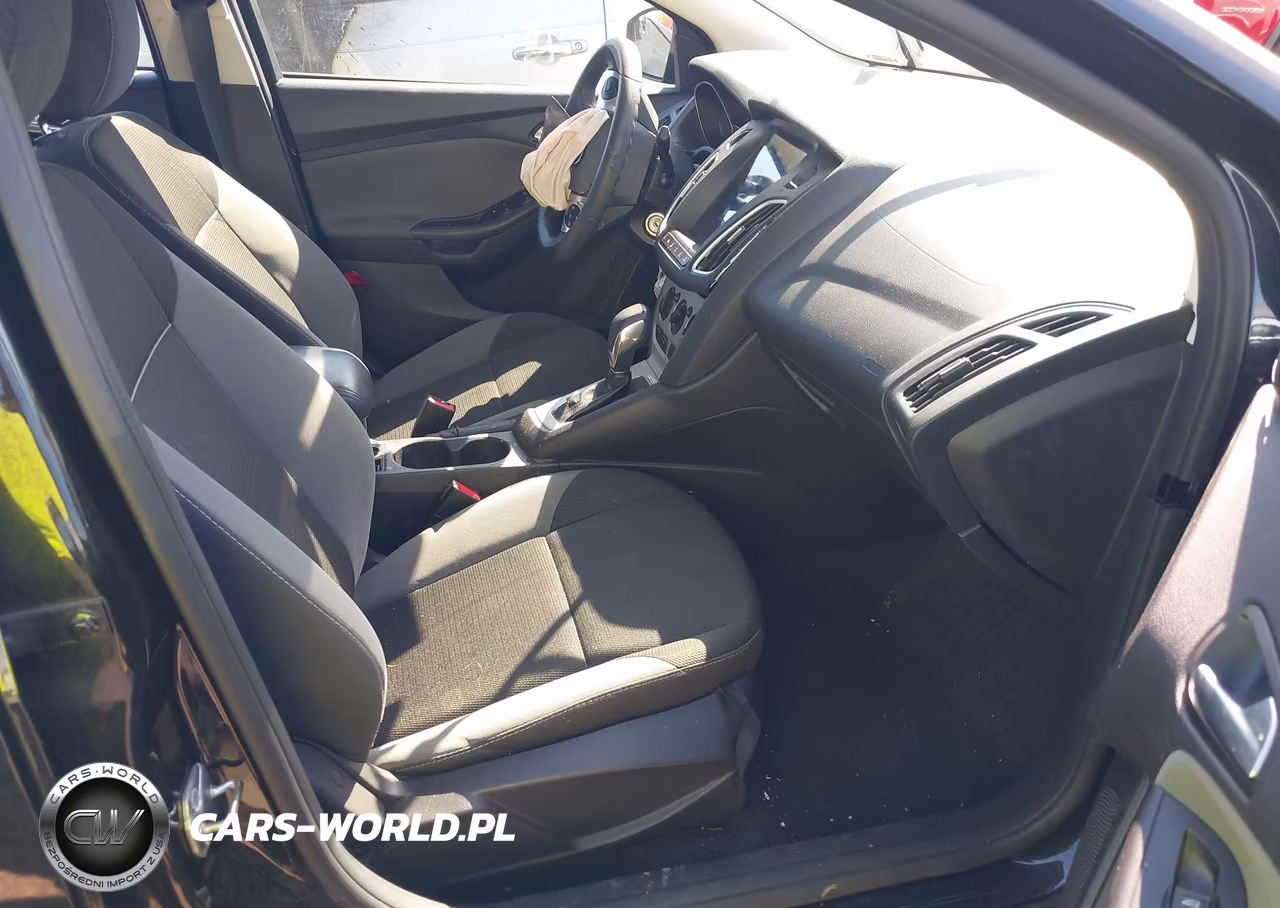 2014 Ford Focus Se VIN:1FADP3F22EL347526 - 5