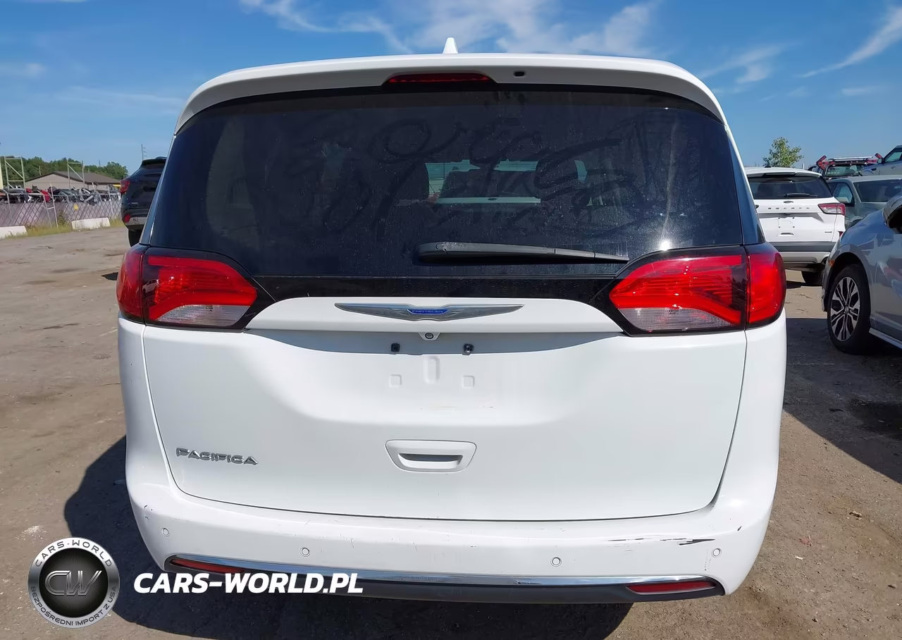2018 Chrysler Pacifica Touring L VIN:2C4RC1BG2JR188817 - 16