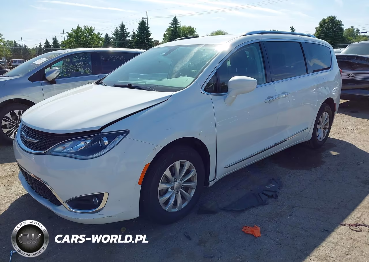 2018 Chrysler Pacifica Touring L VIN:2C4RC1BG2JR188817 - 2