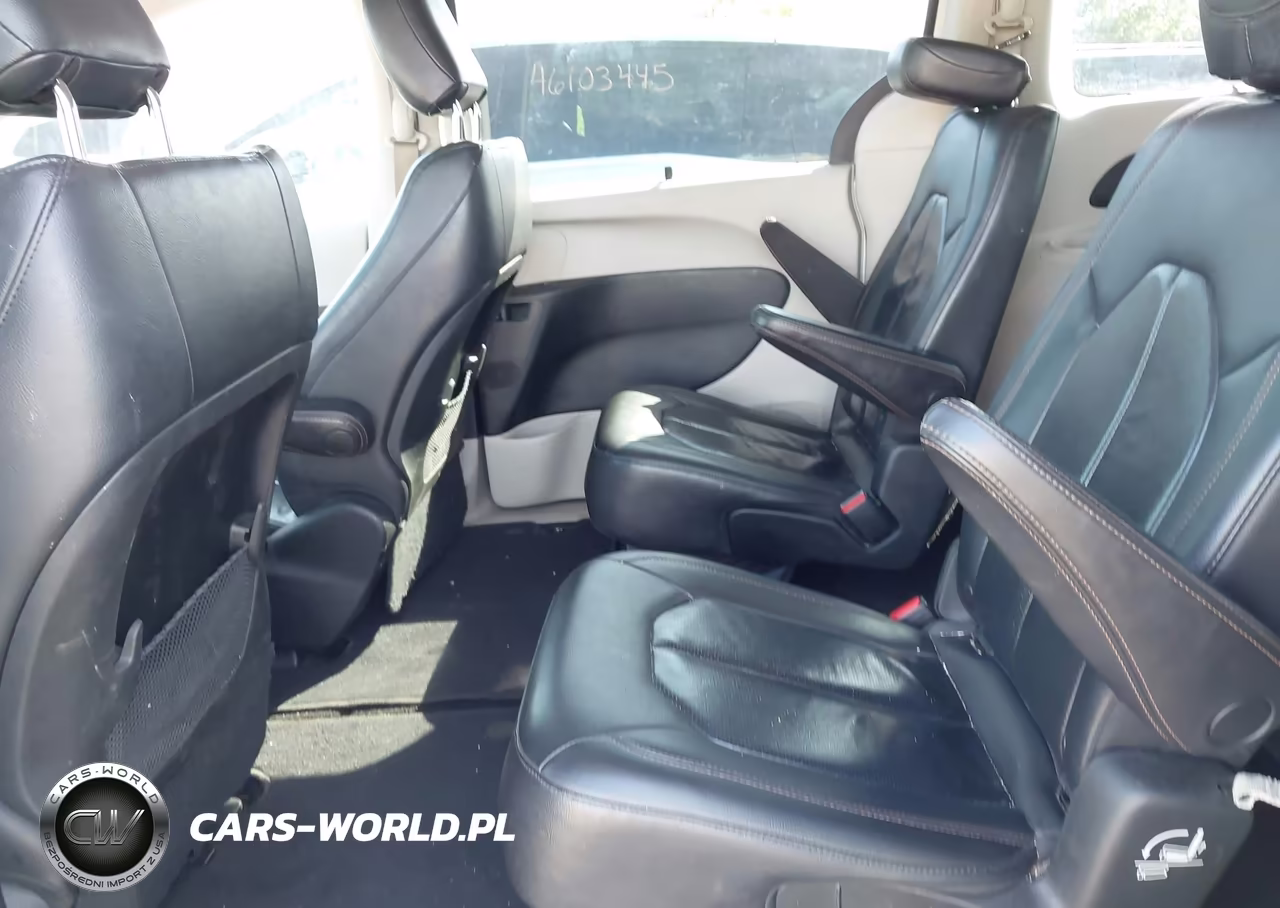 2018 Chrysler Pacifica Touring L VIN:2C4RC1BG2JR188817 - 8