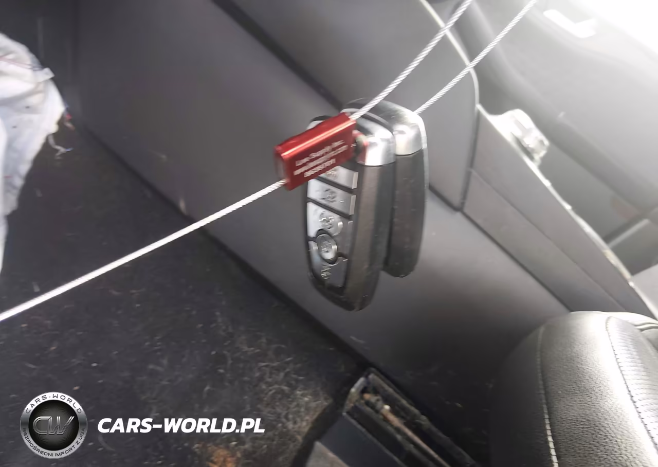 2020 Ford Escape Titanium VIN:1FMCU9J98LUB18129 - 11