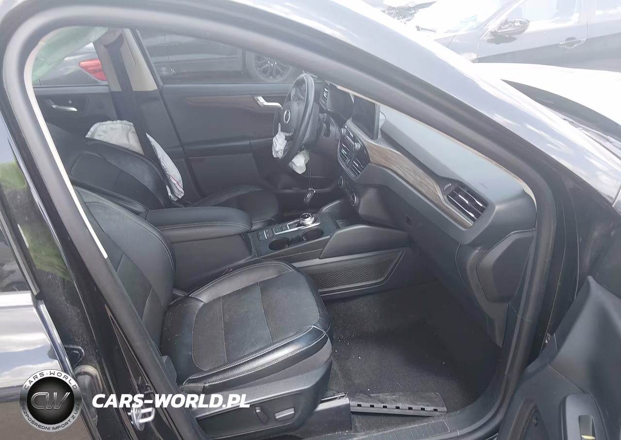 2020 Ford Escape Titanium VIN:1FMCU9J98LUB18129 - 5